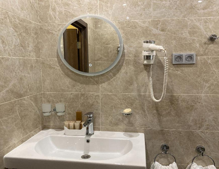 Делюкс (без балкона) Крона - Курорт «Ерино»